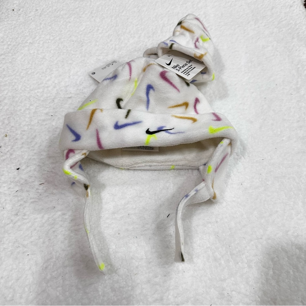 White Toddler Nike Hat and Mitten Set - Picture 4 of 12